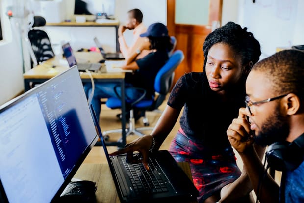 Tech Transformations in Learning: How AI, VR, and Blockchain are Revolutionizing Education