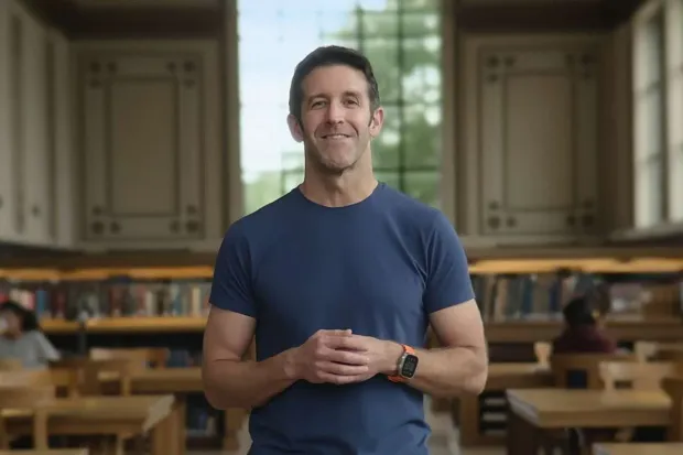 CHI È JOHN TERNUS, L'UOMO CHE GUIDERÀ APPLE DOPO TIM COOK